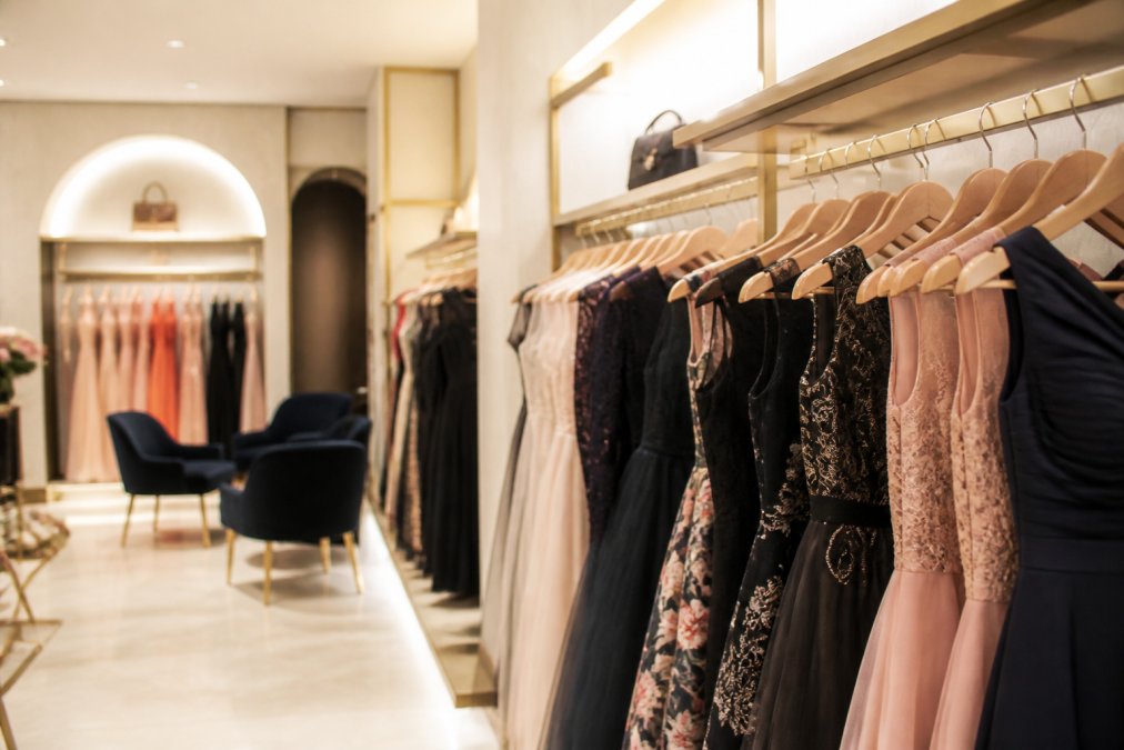 Luxury Dress Boutiques vs Emerging High-End Retailers