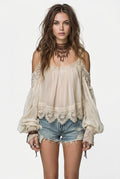 Blusa romántica Aura con tirantes superpuestos, volantes y mangas abullonadas de encaje