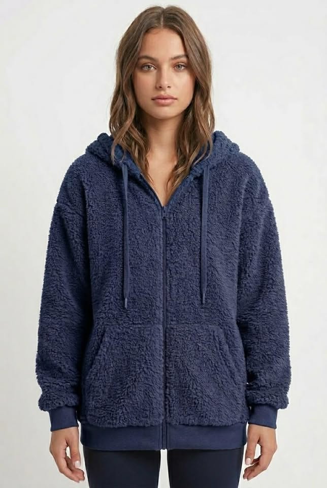 Sudadera con capucha Serenity de terciopelo afelpado extralarga de Vespera