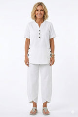 Completo coordinato con T-shirt abbottonata con colletto e pantaloni