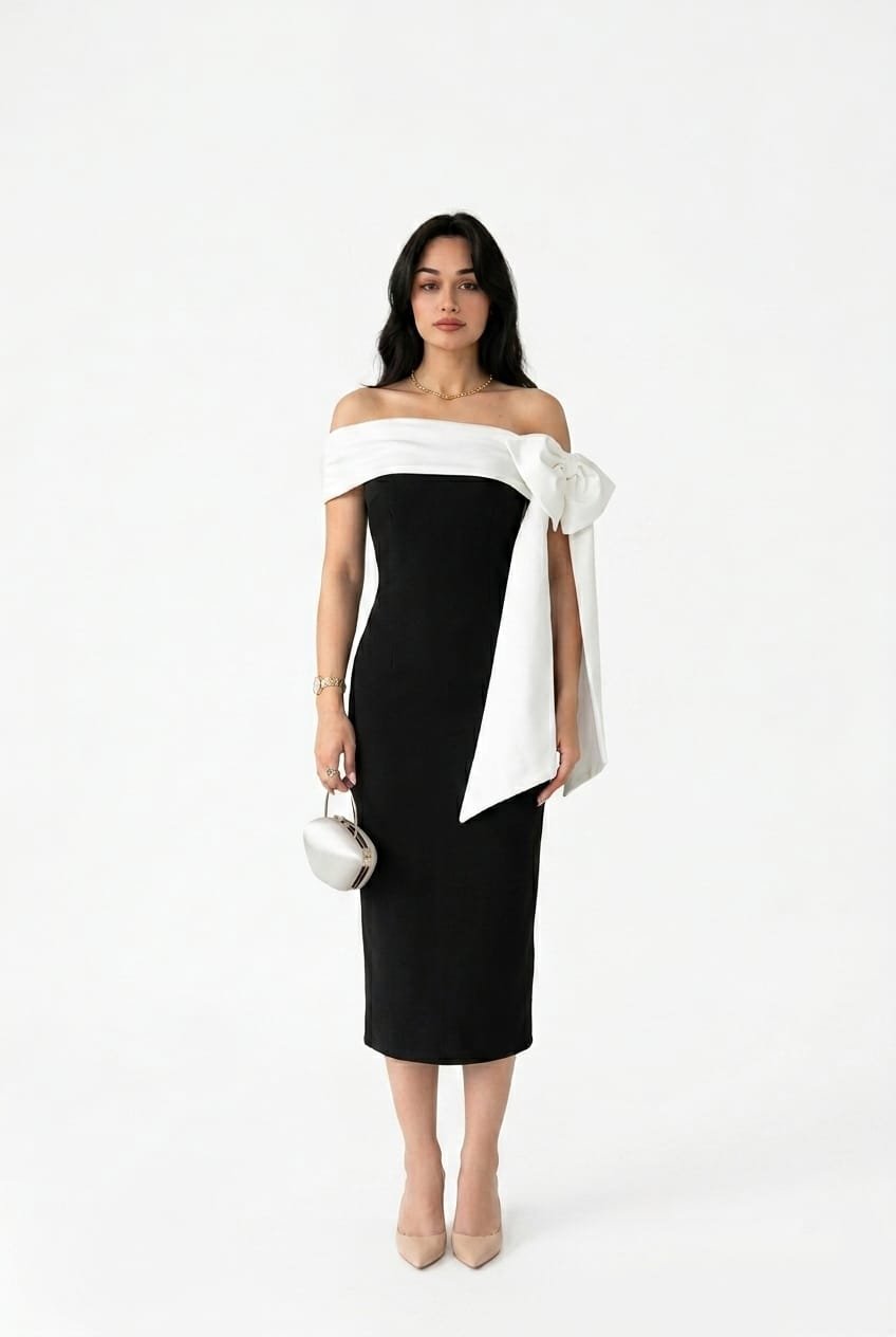 Capri off-shoulder kjole med sløjfe og monokromt mønster